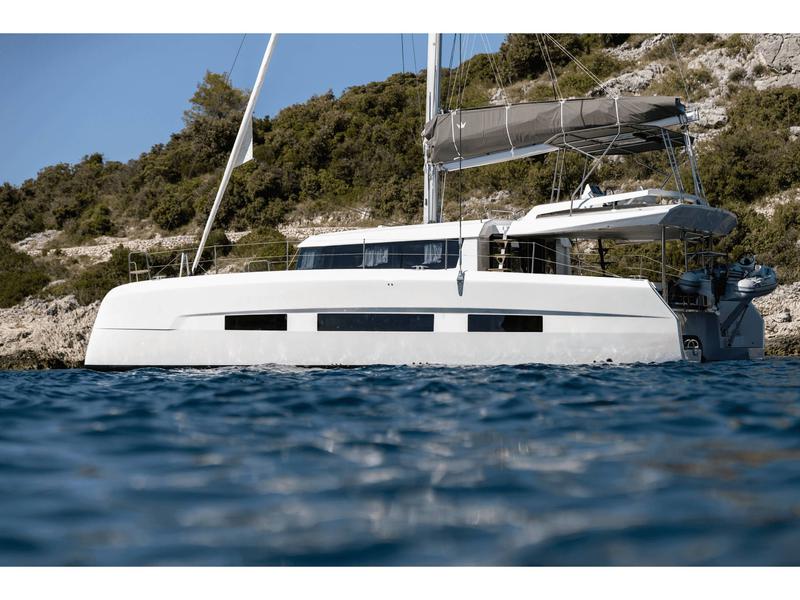 Book yachts online - catamaran - Dufour Catamaran 48 4c+5h - Vittoria - rent