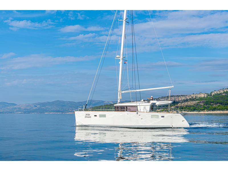 Book yachts online - catamaran - Lagoon 450 F - WIDE DREAM - rent