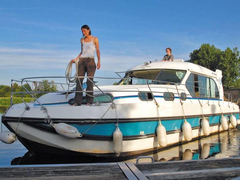 Book yachts online - motorboat - Sedan 1160 - CLAMECY FR - rent