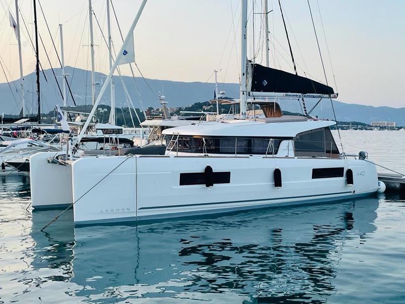 Book yachts online - catamaran - Lagoon 40 - Discovery II - rent
