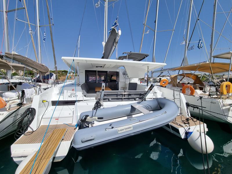 Book yachts online - catamaran - Isla 40 - Joy - rent