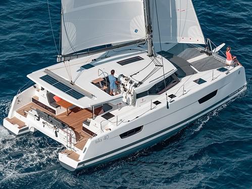 Book yachts online - catamaran - Isla 40 M - Hoppy Choppy - rent