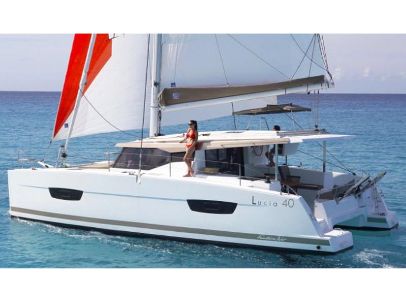 Book yachts online - catamaran - Lucia 40 - Clarity - rent