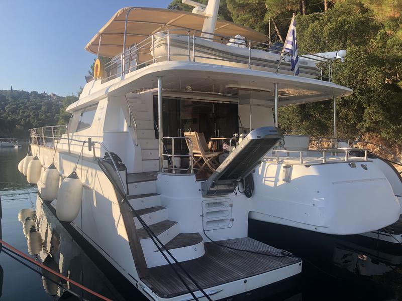 Book yachts online - powercatamaran - Queensland 55 - ACTIUM IV - rent