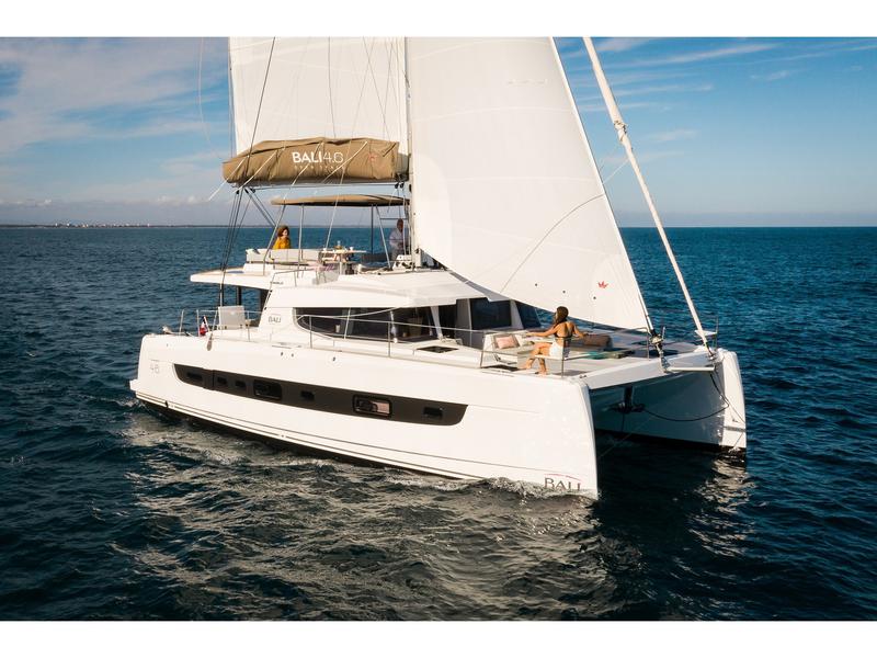 Book yachts online - catamaran - Bali 4.6 (5+2 cab) - Chillout - rent