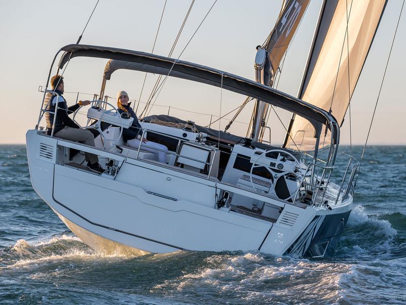 Book yachts online - sailboat - Dufour 470 - Luna - rent