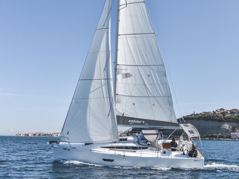 Book yachts online - sailboat - Elan E4 - LUNA - rent