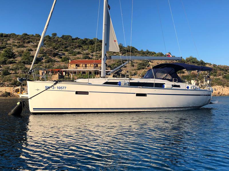 Book yachts online - sailboat - Bavaria Cruiser 37 - Baby Panda - rent