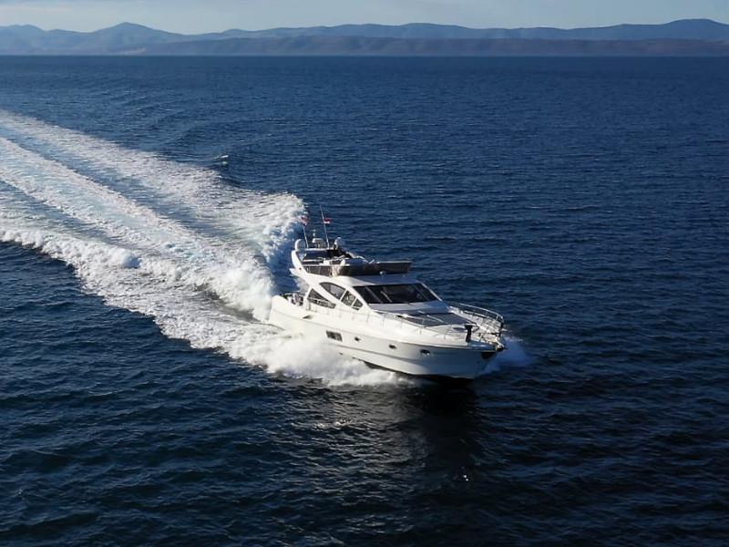 Book yachts online - motorboat - Alena 58 Sport Fly - MORNING LIGHT - rent