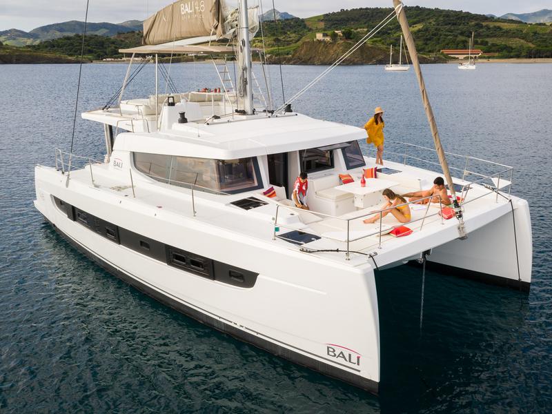 Book yachts online - catamaran - Bali 4.8 - Taurus - rent
