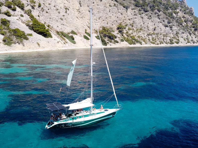 Book yachts online - sailboat - Fortuna 40 - Sara of the Seas - rent