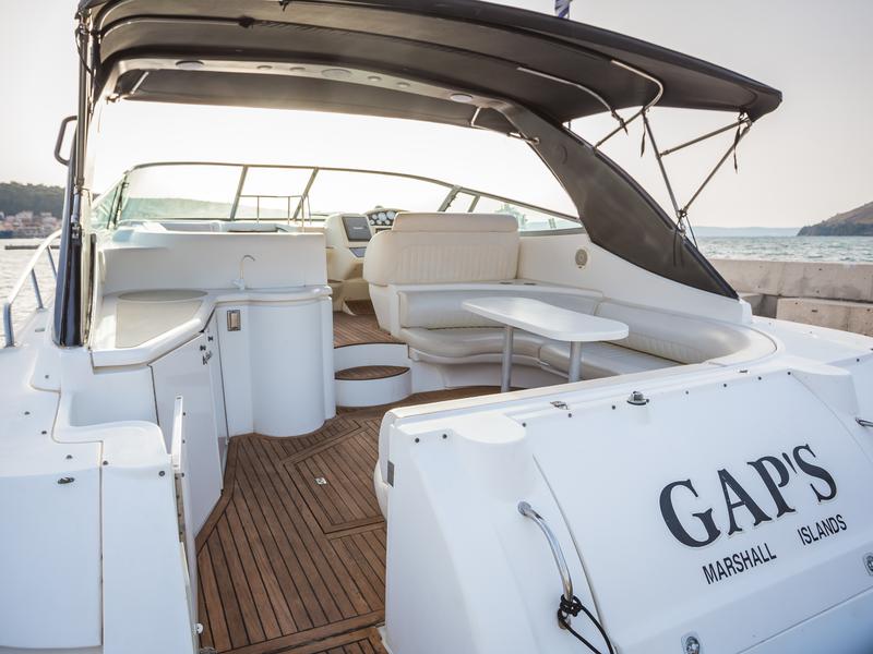 Book yachts online - motorboat - Cruisers 44 - GAP'S - rent