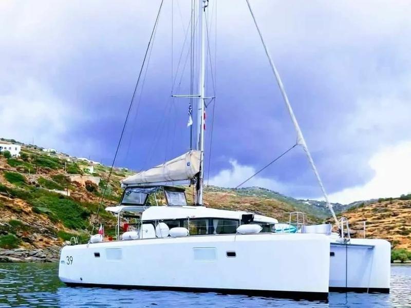 Book yachts online - catamaran - Lagoon 39 - Lion Royal - rent