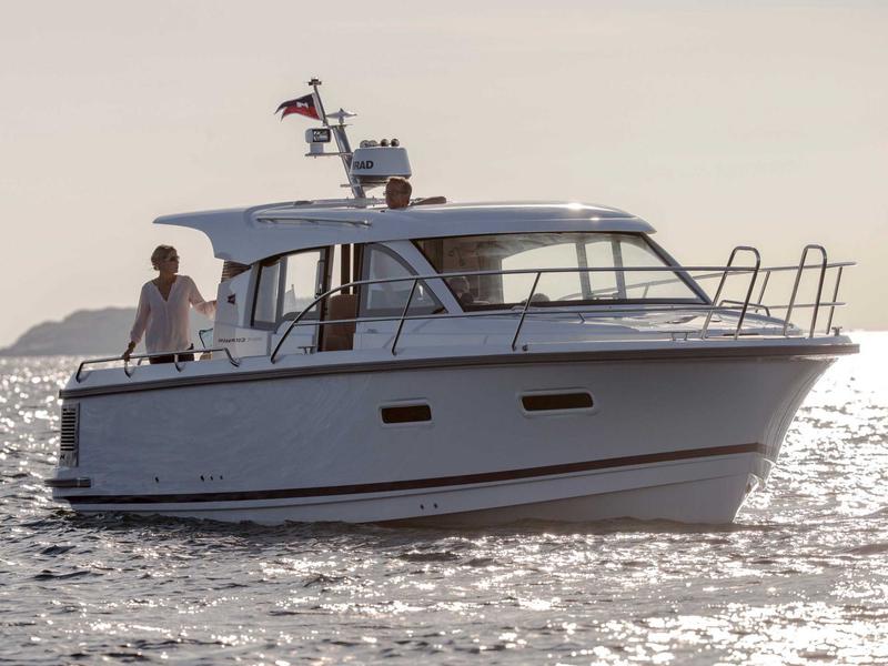 Book yachts online - motorboat - Nimbus 305 Coupe - NN - rent