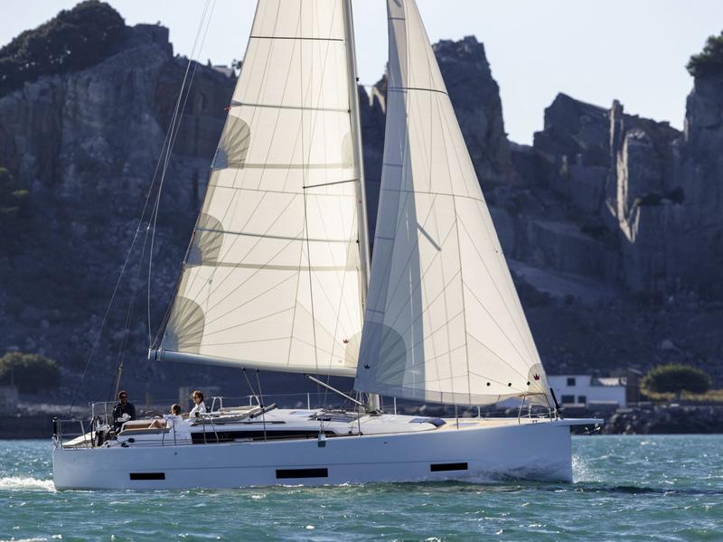 Book yachts online - sailboat - Dufour 390 - Extasie II - rent